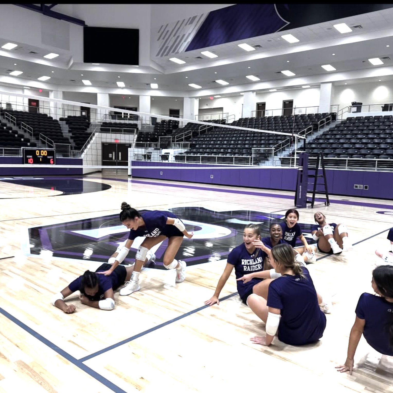 The Richland Raiders on their purple home court